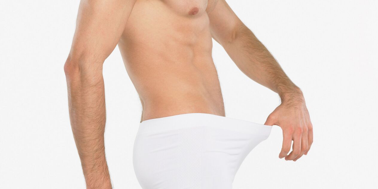 Човек мисли за увеличаване на пениса с масаж